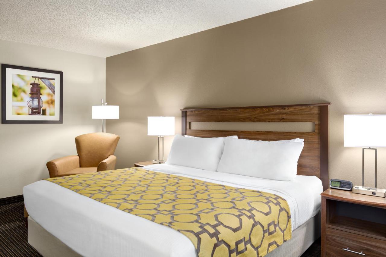 Hotel Baymont By Wyndham Whitefish Esterno foto