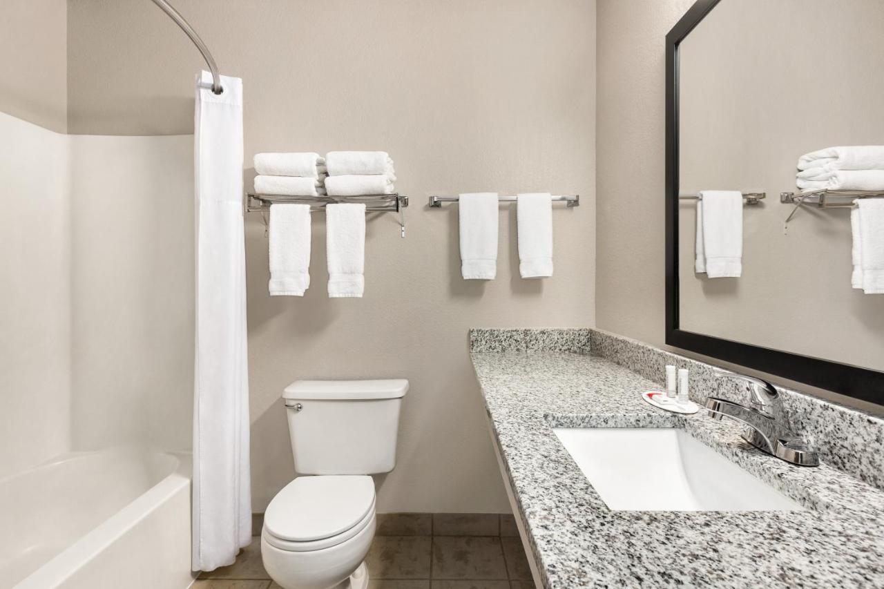 Hotel Baymont By Wyndham Whitefish Esterno foto