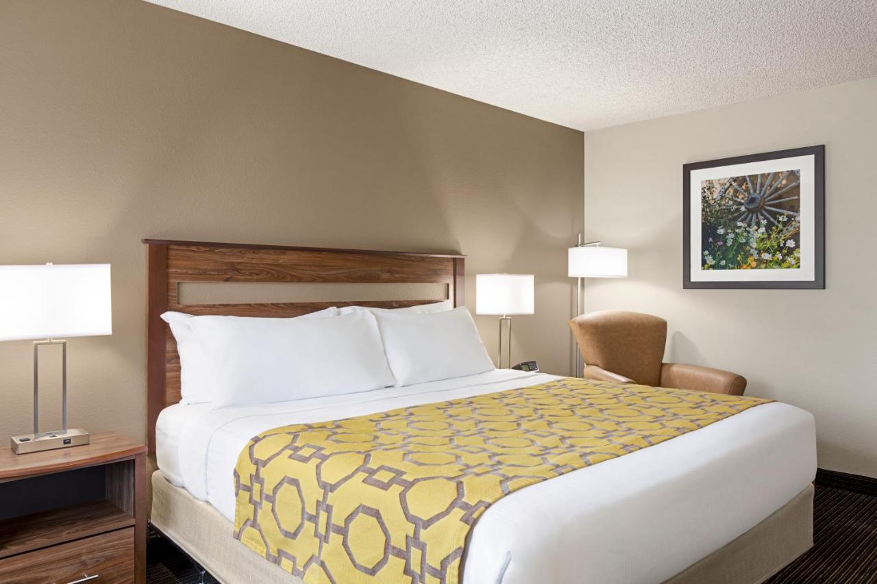 Hotel Baymont By Wyndham Whitefish Esterno foto