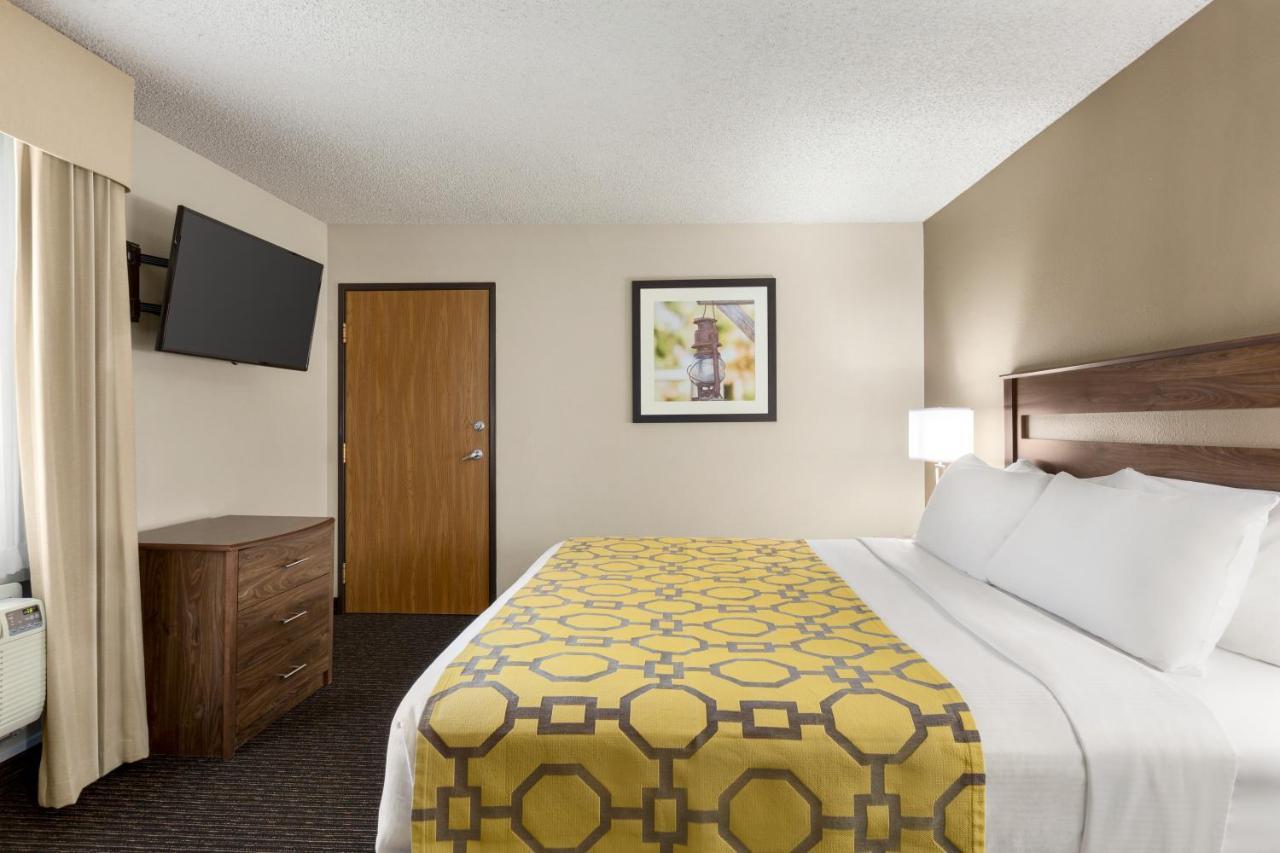 Hotel Baymont By Wyndham Whitefish Esterno foto