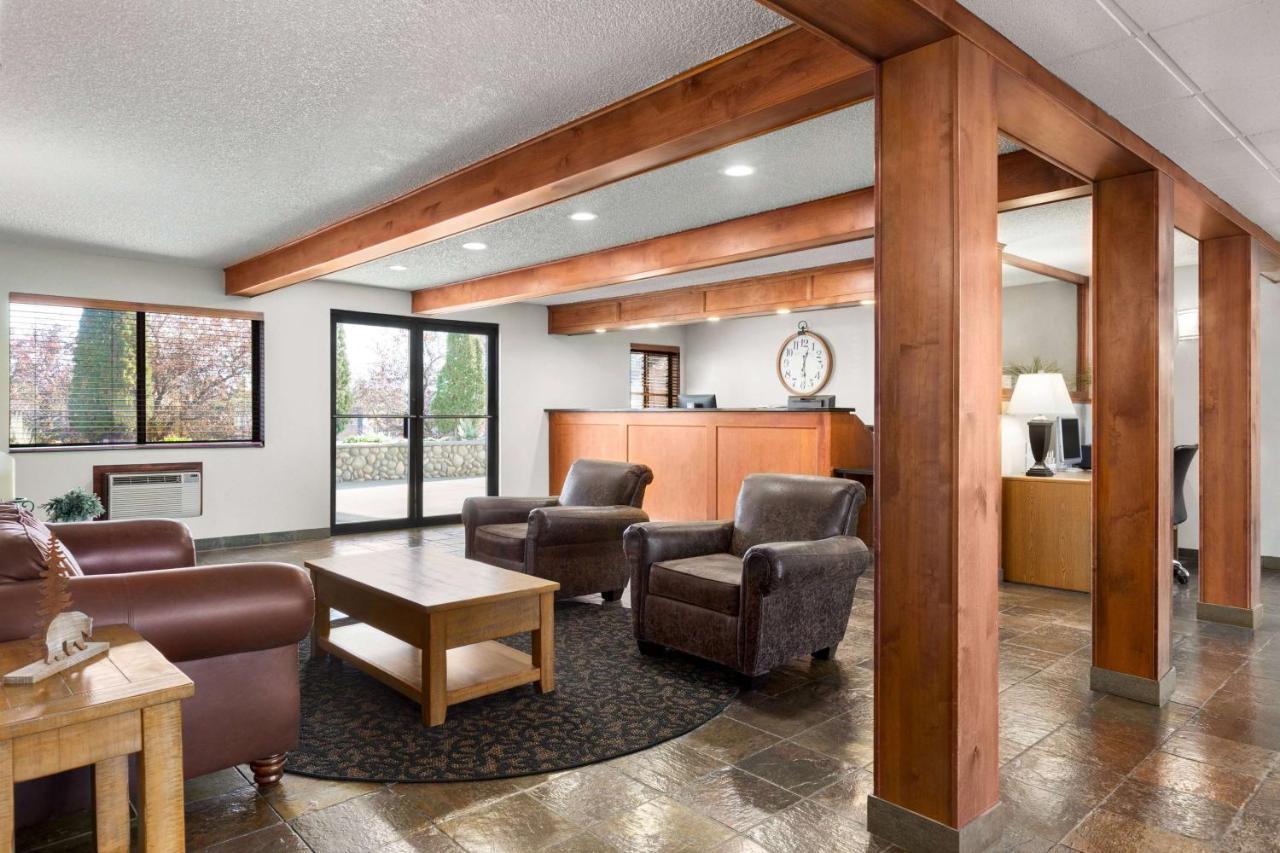 Hotel Baymont By Wyndham Whitefish Esterno foto