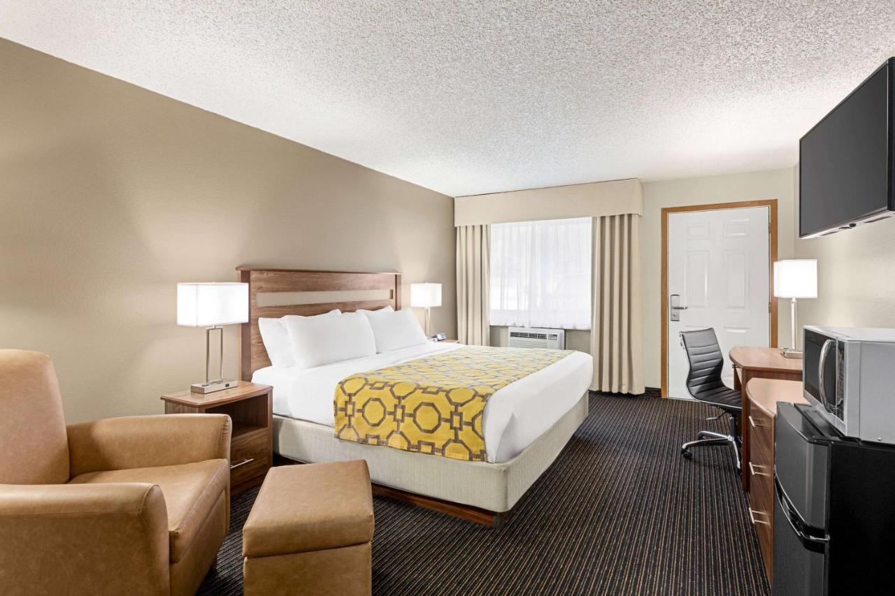 Hotel Baymont By Wyndham Whitefish Esterno foto