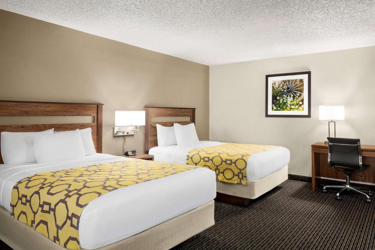 Hotel Baymont By Wyndham Whitefish Esterno foto