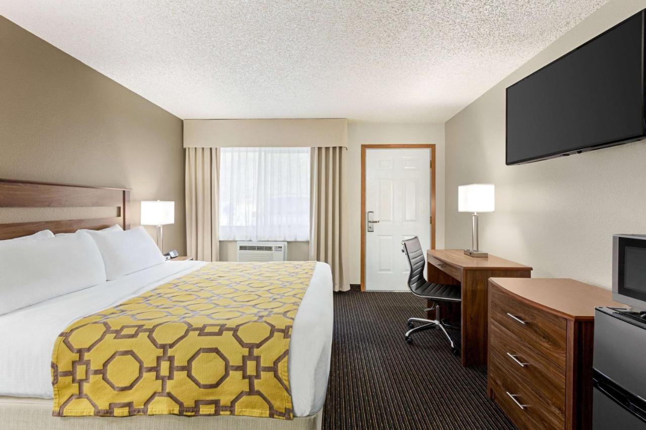 Hotel Baymont By Wyndham Whitefish Esterno foto