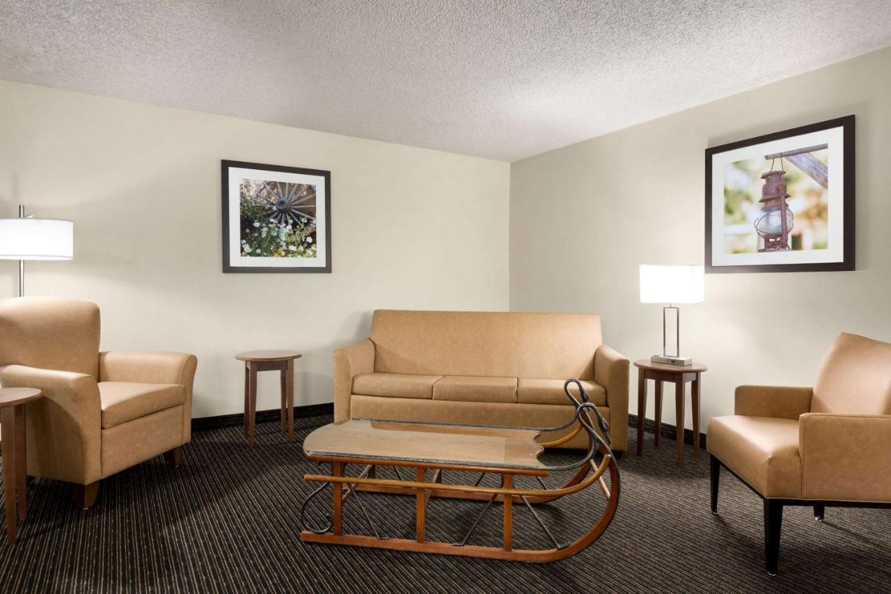 Hotel Baymont By Wyndham Whitefish Esterno foto