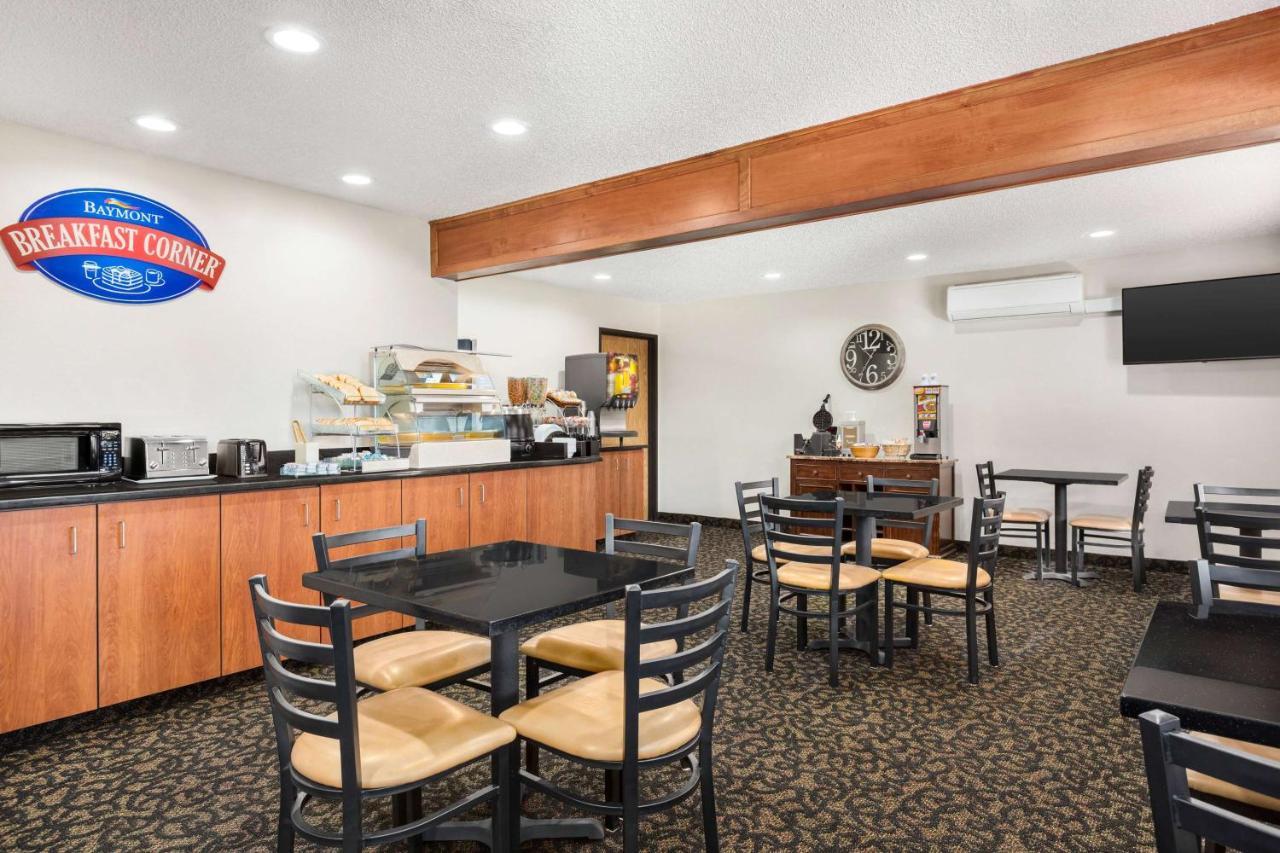 Hotel Baymont By Wyndham Whitefish Esterno foto